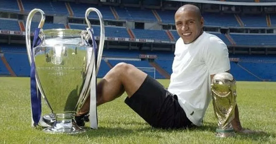 Tiểu Sử Cầu Thủ Roberto Carlos | Gia Đình – Sự Nghiệp – Thành Tích